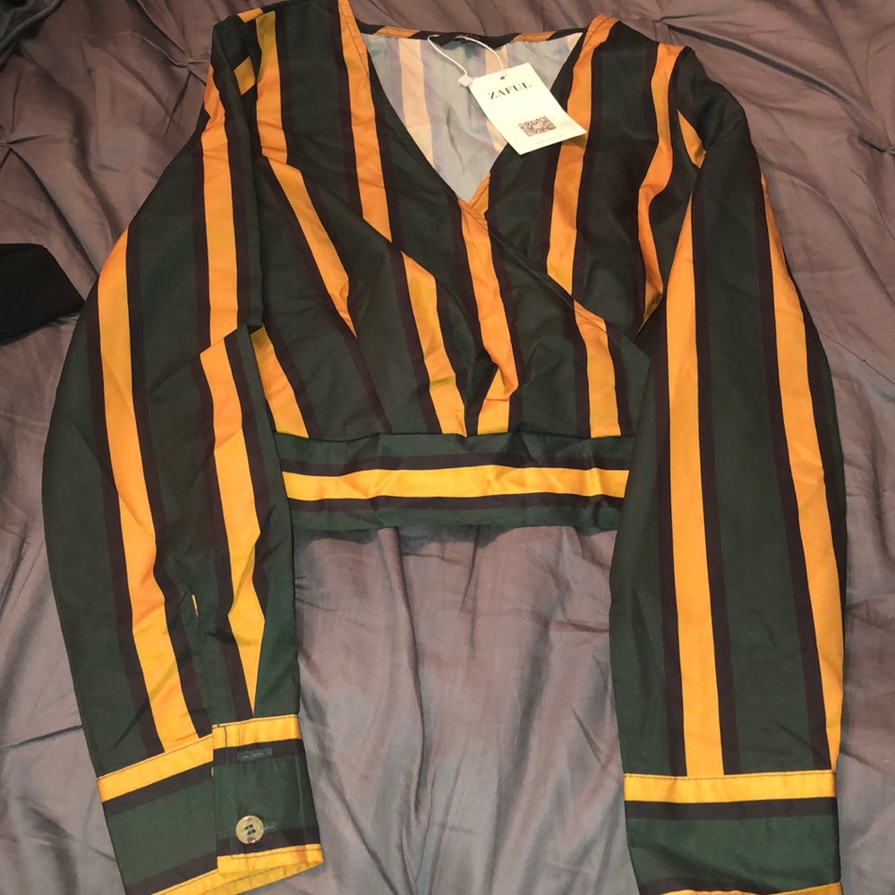 Long sleeve crop